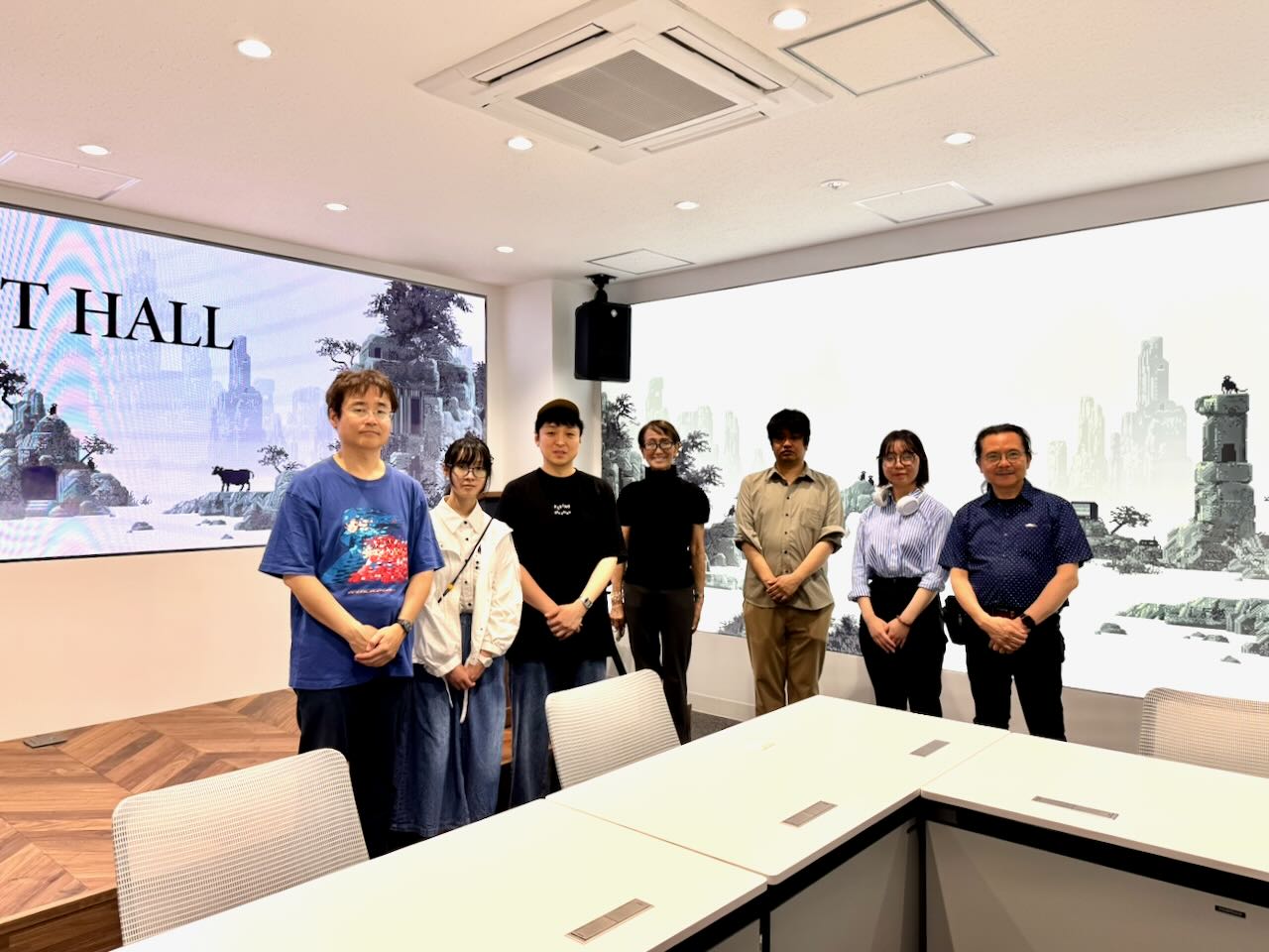 壁画となったピクセルアートを学生と見学してきました
